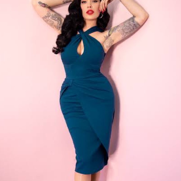 ‼️SALE‼️GOLDEN ERA DRESS IN BLACK - VIXEN BY MICHELINE PITT - Picture 15 of 16